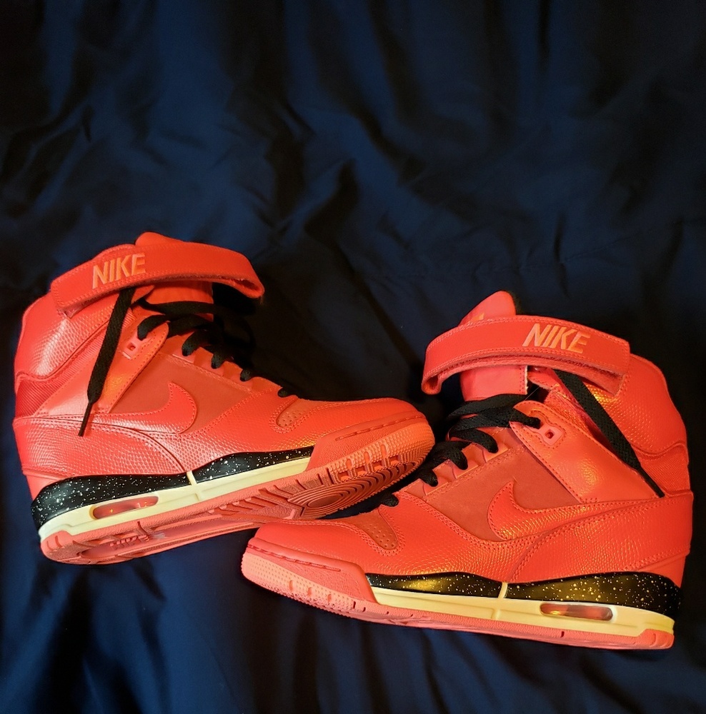Nike Sky-Hi Revolution Hidden Wedge RED Sz 7